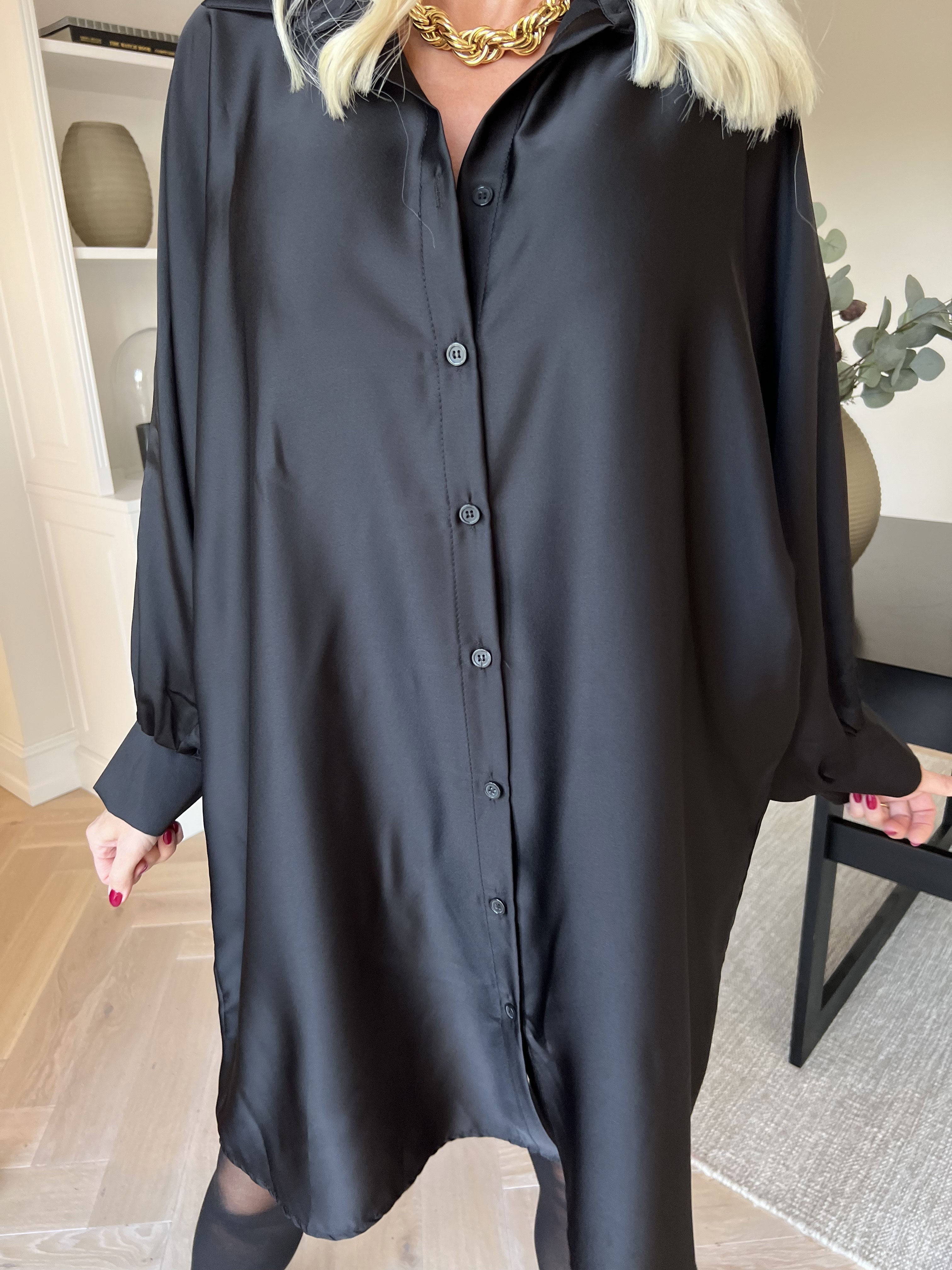 Feliciti long - Shiny skjortekjole med flagermusærmer